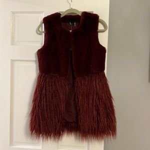 Love Token Faux Fur Burgundy Vest fringe trim, NWT never worn size XS